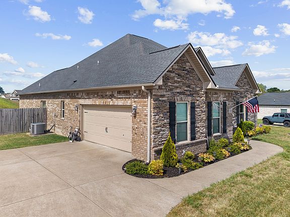 2nd image of 2608 Etna Dr