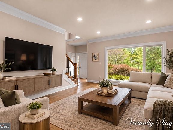 5th image of 809 Castlebridge Ct