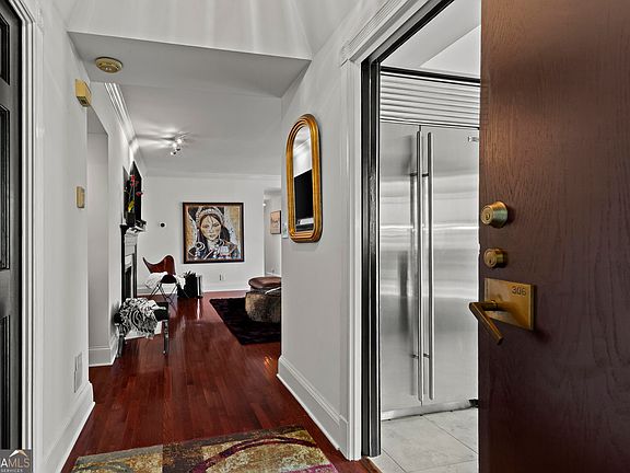 3rd image of 3638 Peachtree Rd NE APT 306