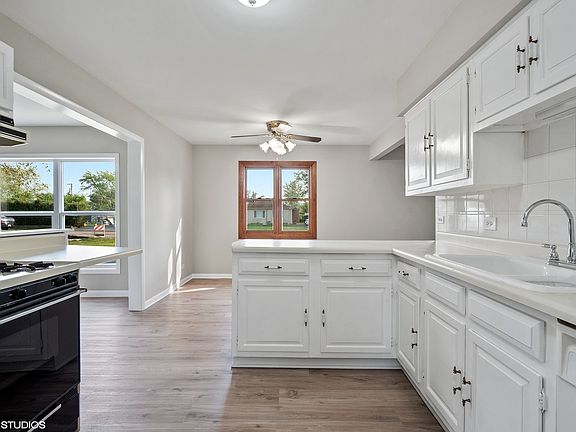 4th image of 260 Aster Ln