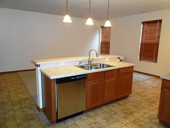 4th image of 1833 Parkside Dr