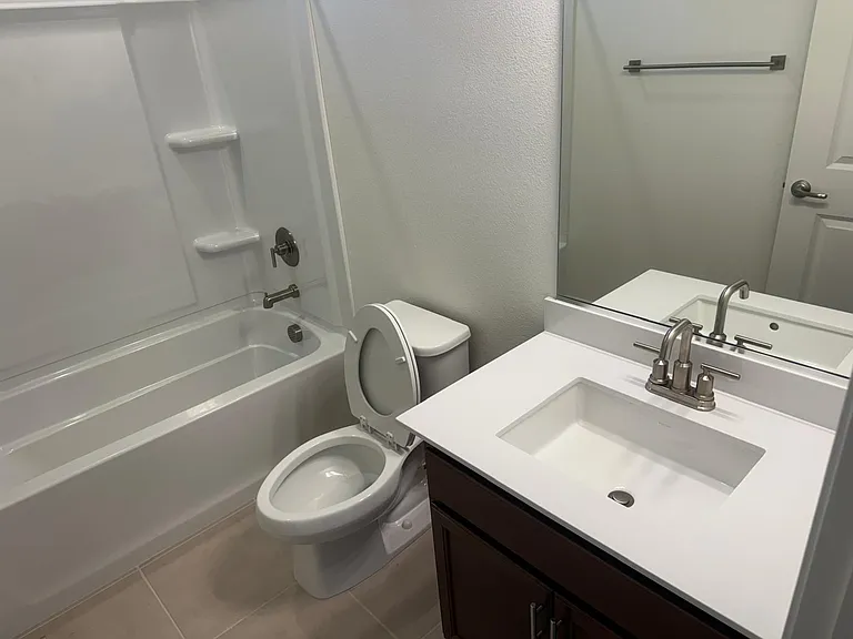 2337 E Amboy Ave — Photo 18