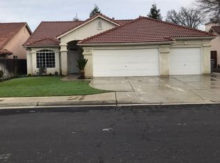2733 Celeste Ave, Clovis, CA 93611