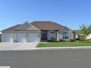 470 Cherry Blossom Loop, Richland, WA 99352