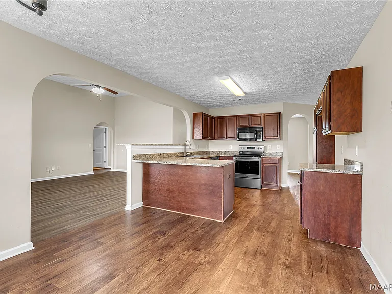76 Zachary Cir — Photo 11