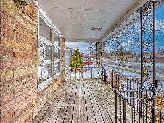 4th image of 322 Dwyer St