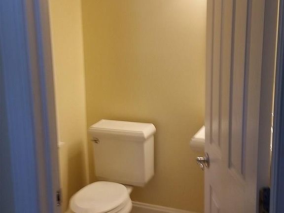 2nd image of 510 Heritage Ct