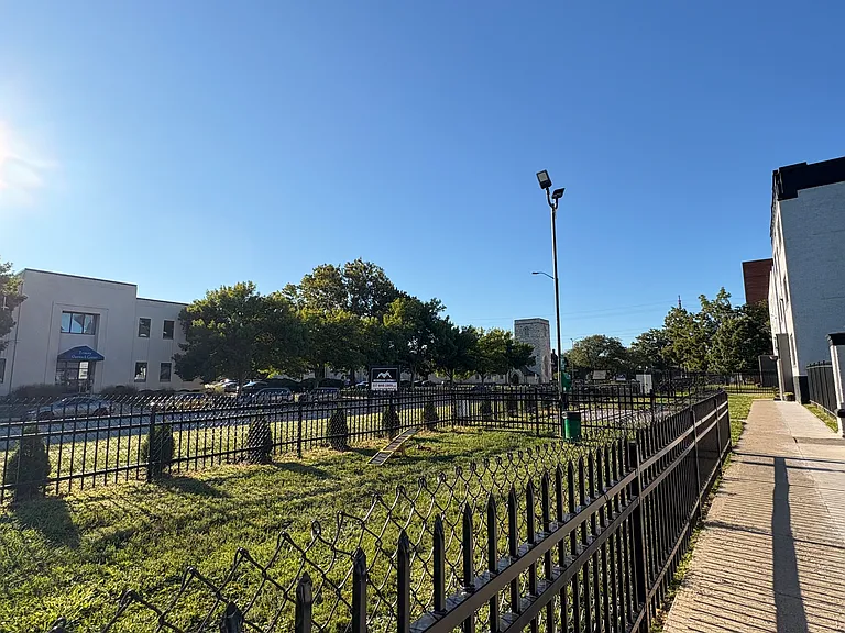 Meridian Living II — Photo 1