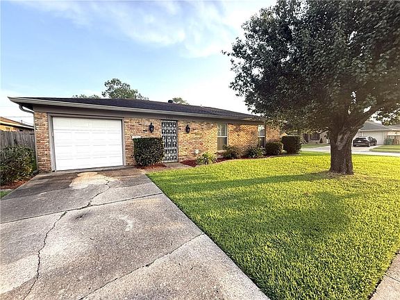 2nd image of 1812 Green Oak Dr