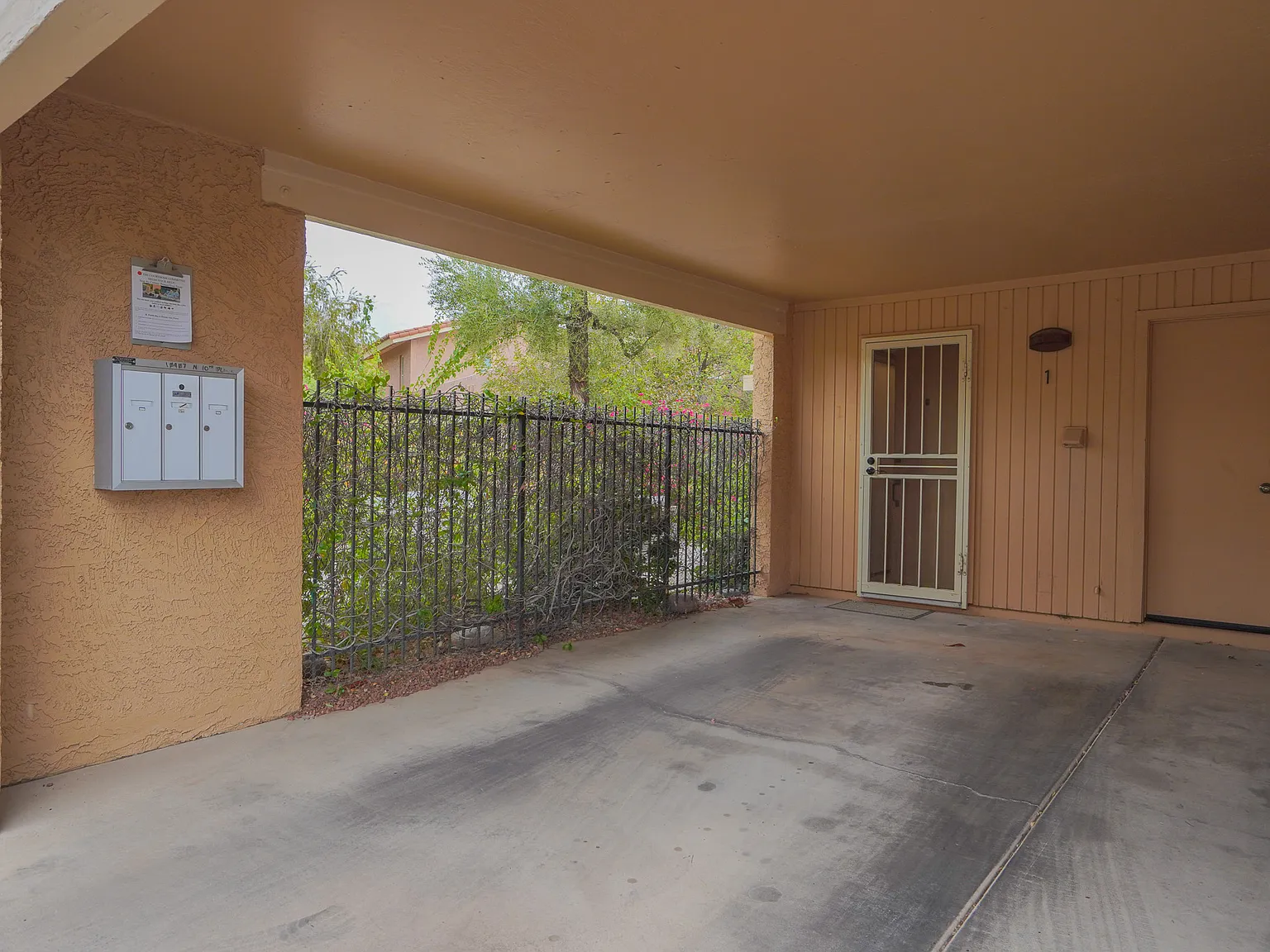 10407 N 10th Place Unit 1, Phoenix Az — Photo 3
