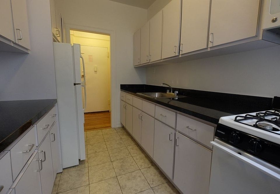 1st image of 135 Clarkson Ave APT C8