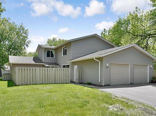 992 Carmel Ct, Shoreview, MN 55126