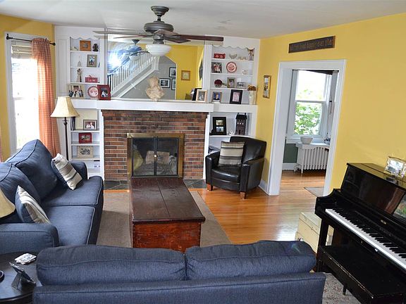 3rd image of 19 Clermont St