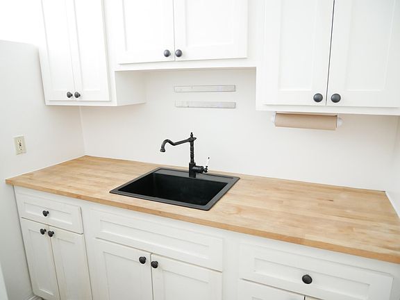 3rd image of 1525 Griffith Park Blvd Unit 306