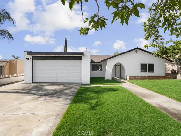 527 W 10th St, Perris, CA 92570