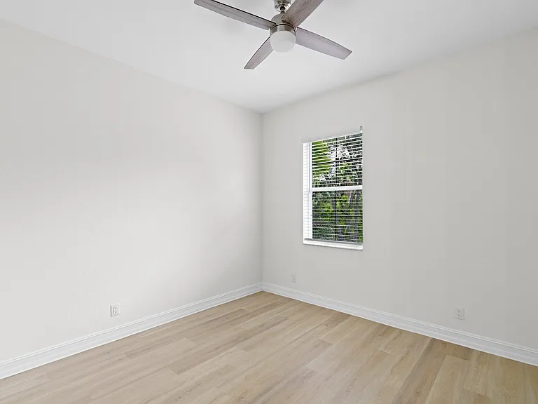 1127 Florida Ave — Photo 14