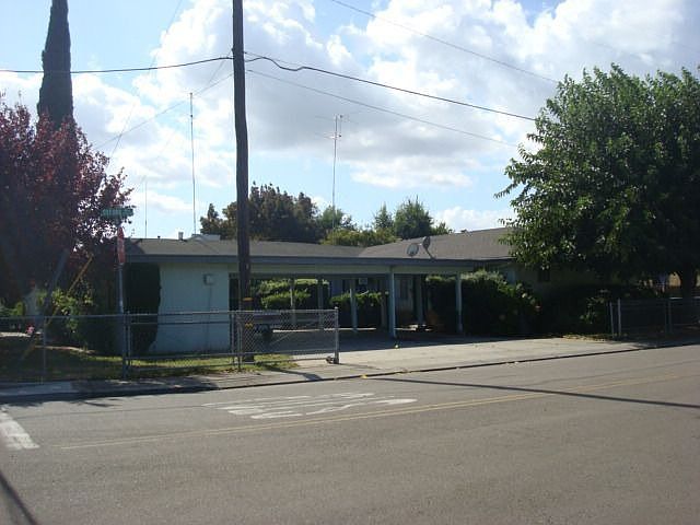 1st image of 2302 W Oxford Way