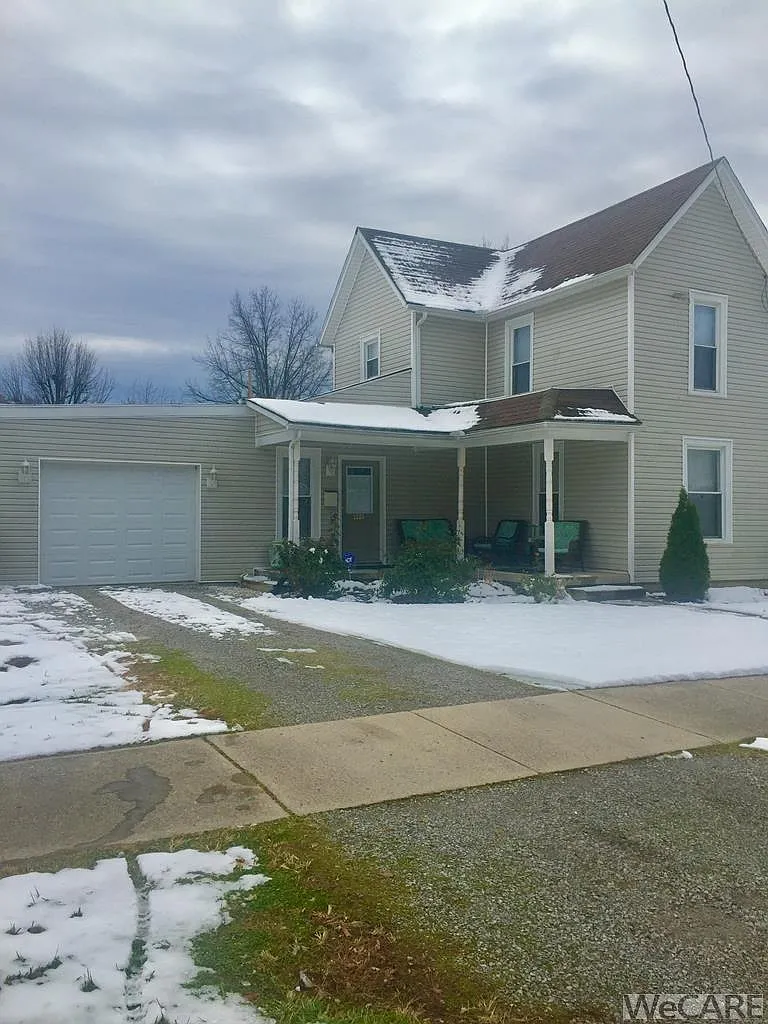 1226 E Market St photo 1