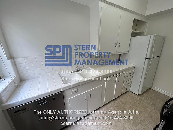 5th image of 365 S Crescent Dr
