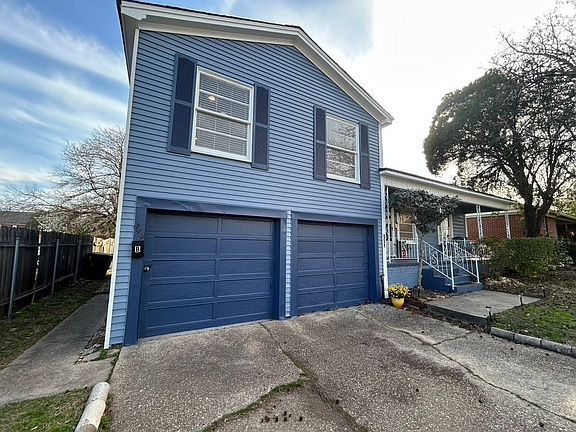 Side entrance to 851B (1/1)