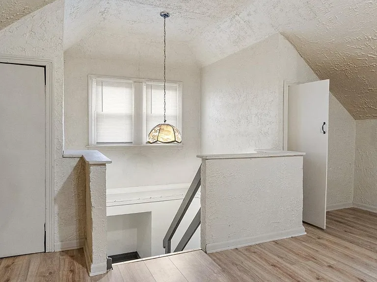 4346 Massachusetts St — Photo 17