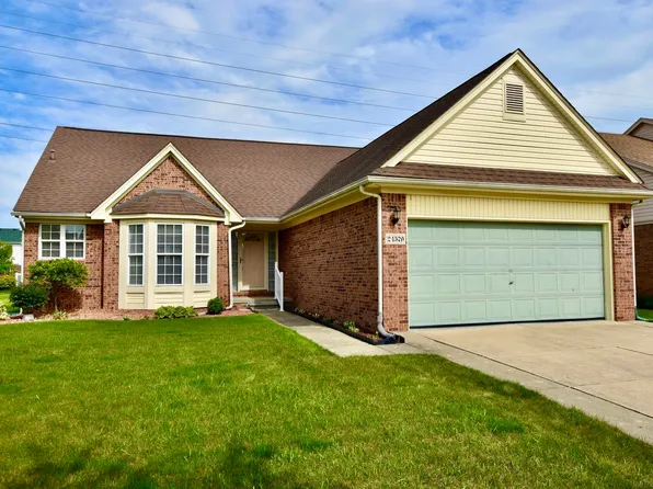 24579 Emily Dr, Brownstown, MI 48183