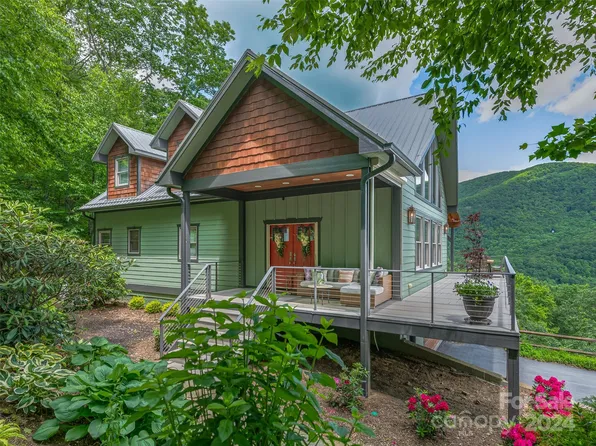 27 Lake Wood Ave, Black Mountain, NC 28711