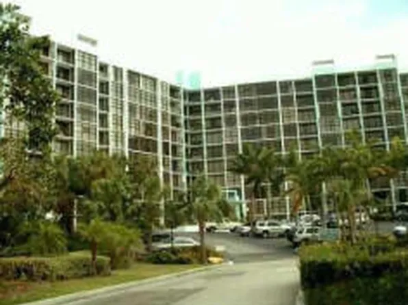 200 Leslie Dr APT 611, Hallandale, FL 33009