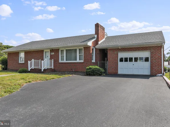 9721 Deanewood Ln, Hagerstown, MD 21740