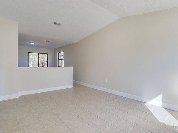 5th image of 8262 Continental Ct #8262