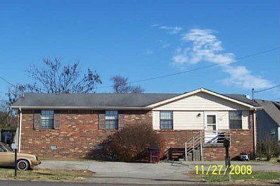 5th image of 1801 Westchester Dr