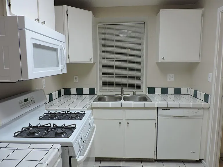 1505 D St — Photo 6