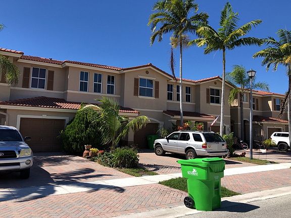 2nd image of 221 Riverwalk Cir