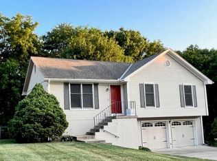 7905 Little Ln, Pleasant Valley, MO 64068