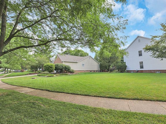 3rd image of 6839 Peachtree Cir