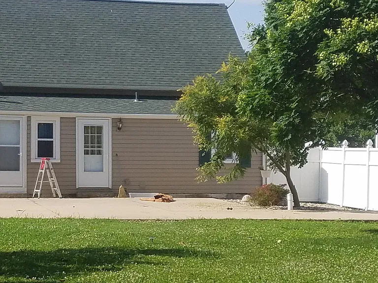 306 W Ash St — Photo 3