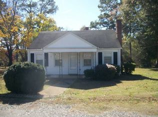 812 Syphrit Rd, Wellford, SC 29385