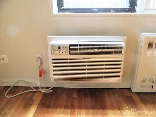 Rented by City Connections Realty | media 16