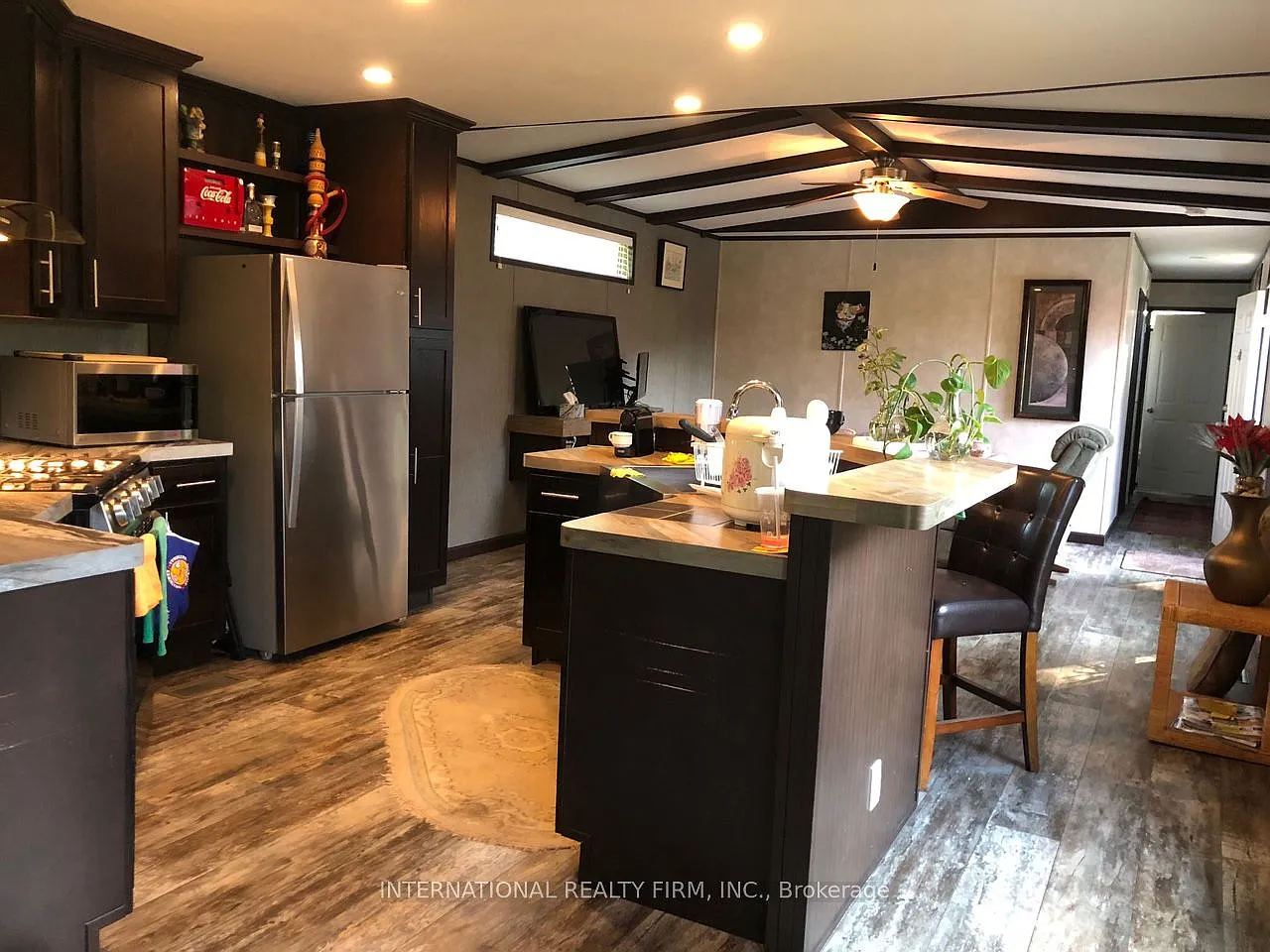 3 bed, $2,900 — Photo 2