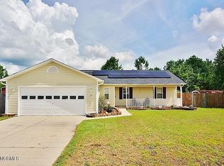 206 Snowden Ct, Richlands, NC 28574