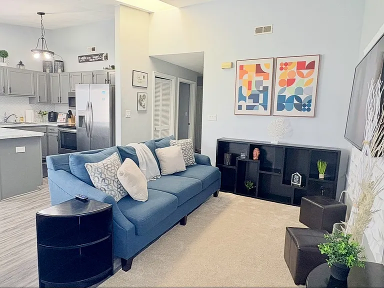 Clover Meadows Dr — Photo 1