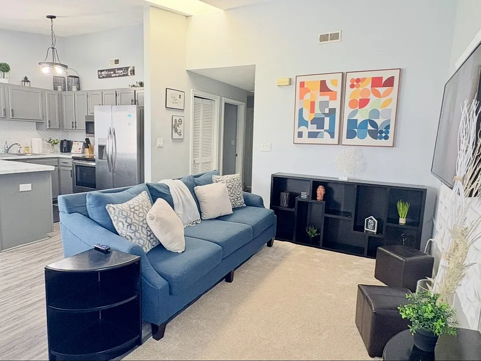 Clover Meadows Dr