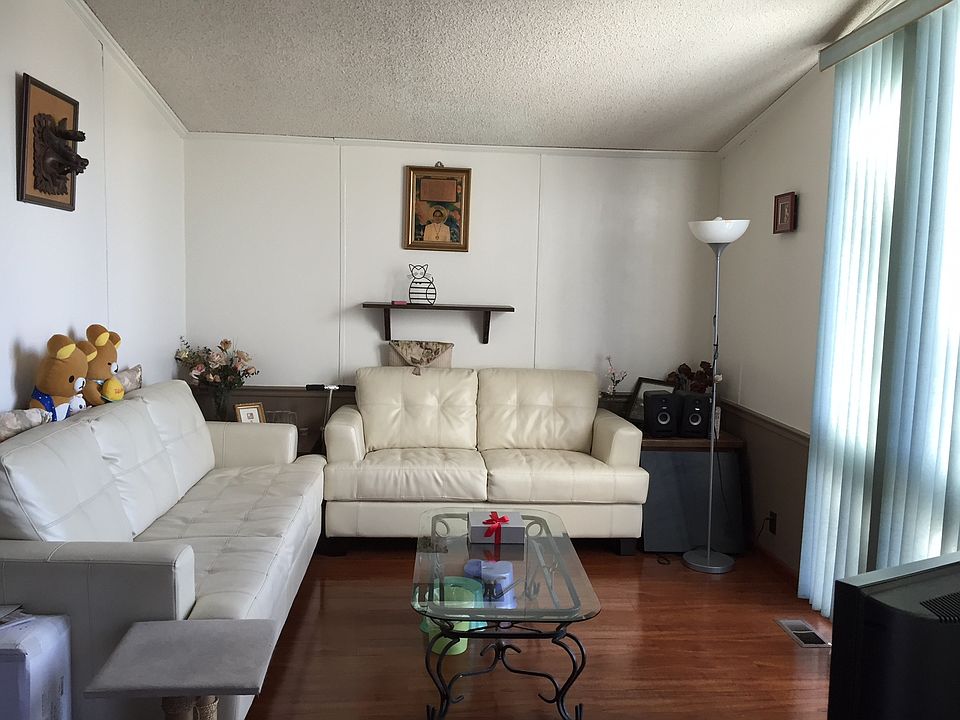 2nd image of 13915 Rockinghorse Ln