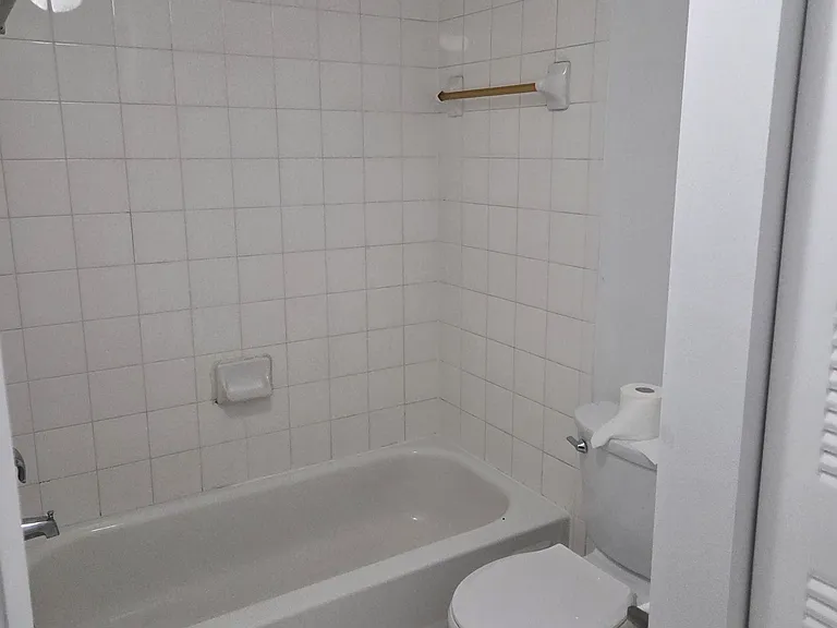 NW 57th Ave — Photo 12