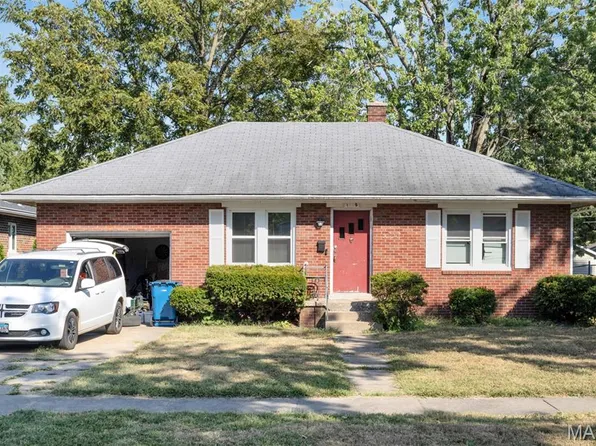 1809 Olive St, Highland, IL 62249