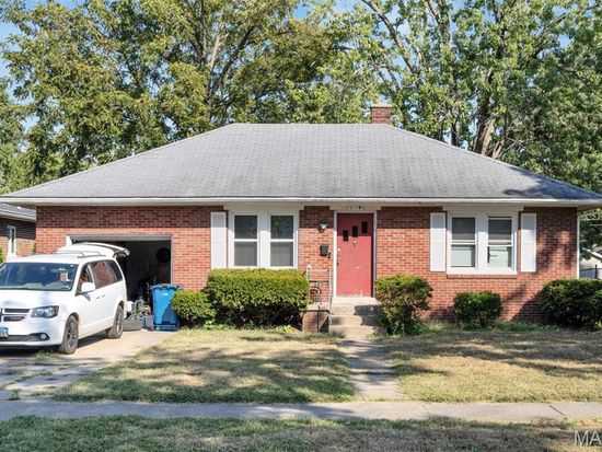 1809 Olive St, Highland, IL 62249