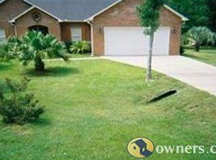 610 E Peachtree Ave, Foley, AL 36535