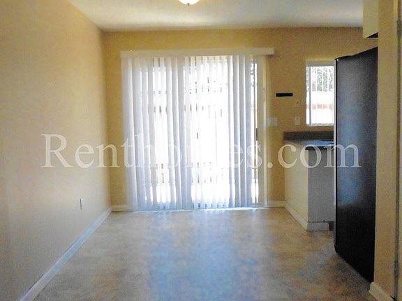 3rd image of 3282-E3 Berger Ave