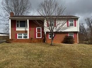 808 Mason Rd, Vinton, VA 24179