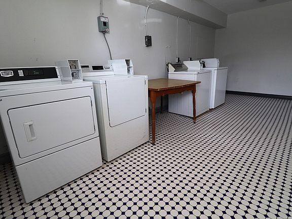 5th image of 468 Lorne St